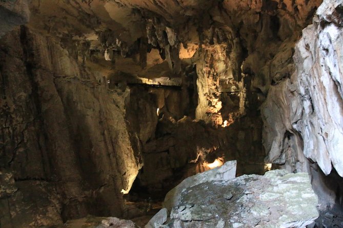 3 Days 2 Nights Unesco World Heritage Mulu 4 Showcaves - Day 2 Boat Day: Penan Settlement, Clearwater Spring, Wind Cave