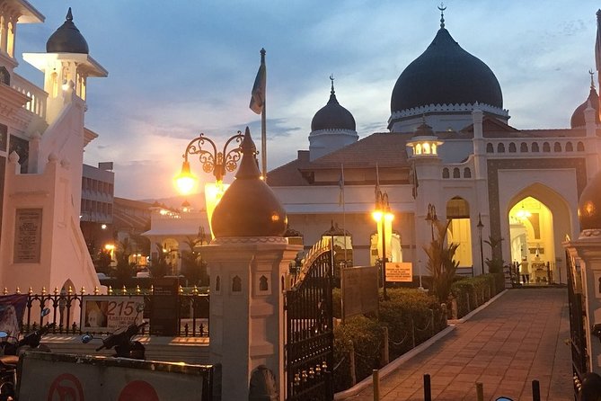 3-Hour Heritage on a Plate Dinner Hop in George Town Penang - Chinatown hawkers and sweets: how the second wave tastes