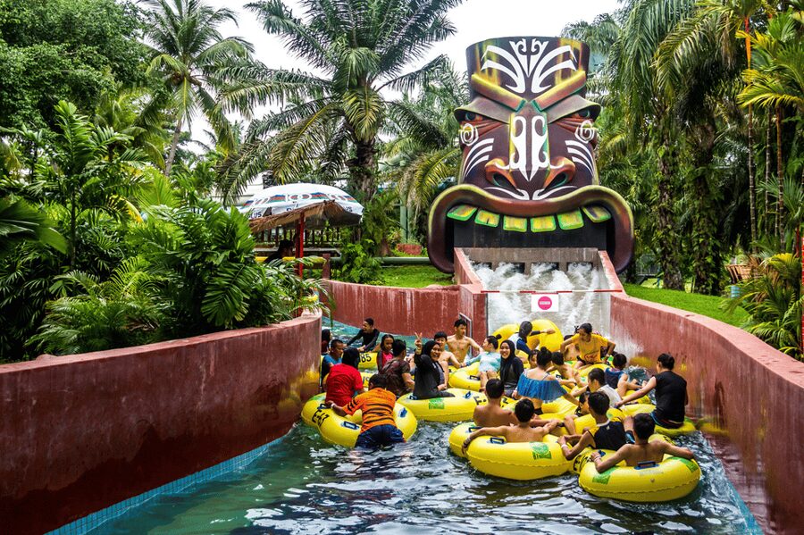 A'famosa Water Theme Park & Safari Wonderland Ticket - Price and value at about $14: when it feels worth it