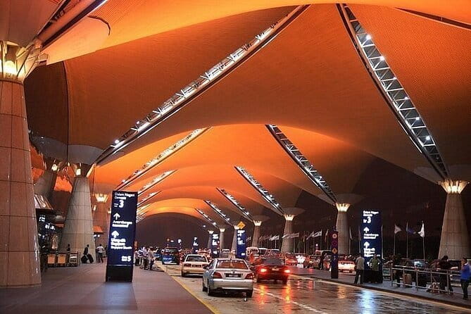 AVANI Sepang Goldcoast Resort Hotel TO Kuala Lumpur Hotel Door to Door Transfer - The 45-Minute to 1-Hour Ride, Plus Time Saved for Your Day