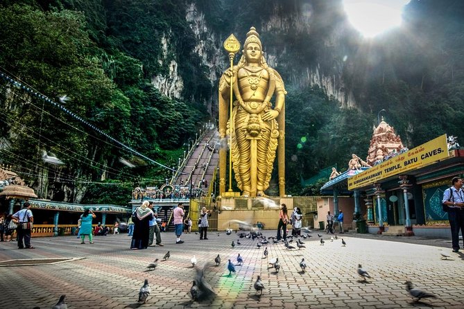 Batu Caves & Malaysian Handicraft Tour: Pewter & Batik Experience - Jadi Batek Gallery: batik that makes patterns make sense