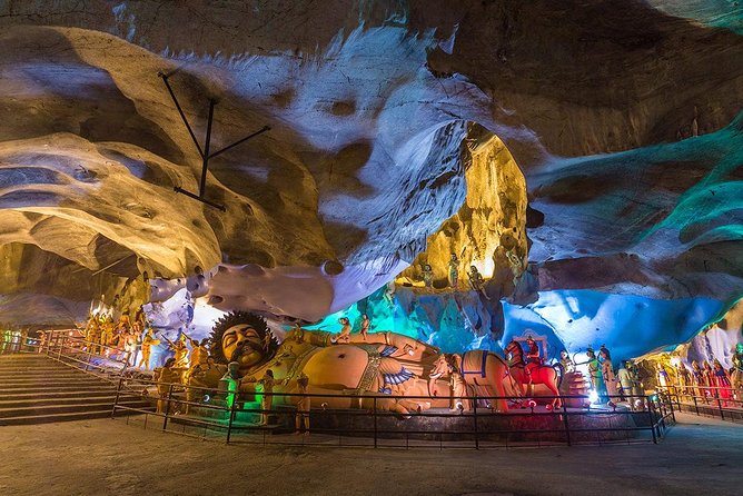 Batu Caves Tour from Kuala Lumpur - Climbing 272 steps, what you should expect and how to pace it