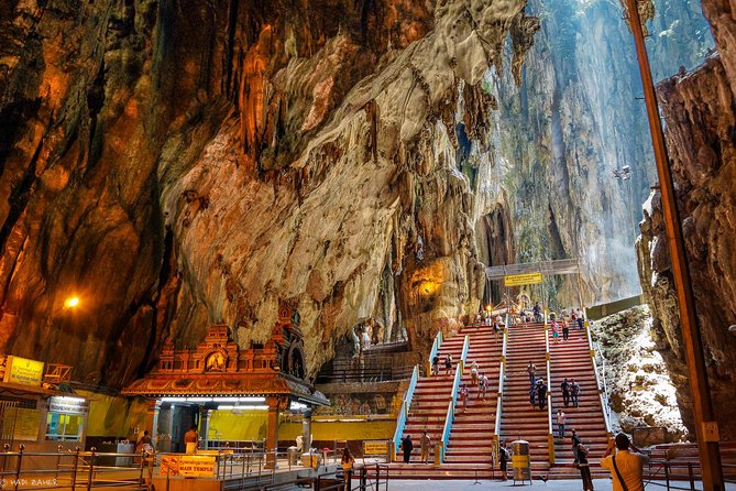 Batu Caves Tour from Kuala Lumpur - The iconic entrance, temples, and what to watch for at ground level