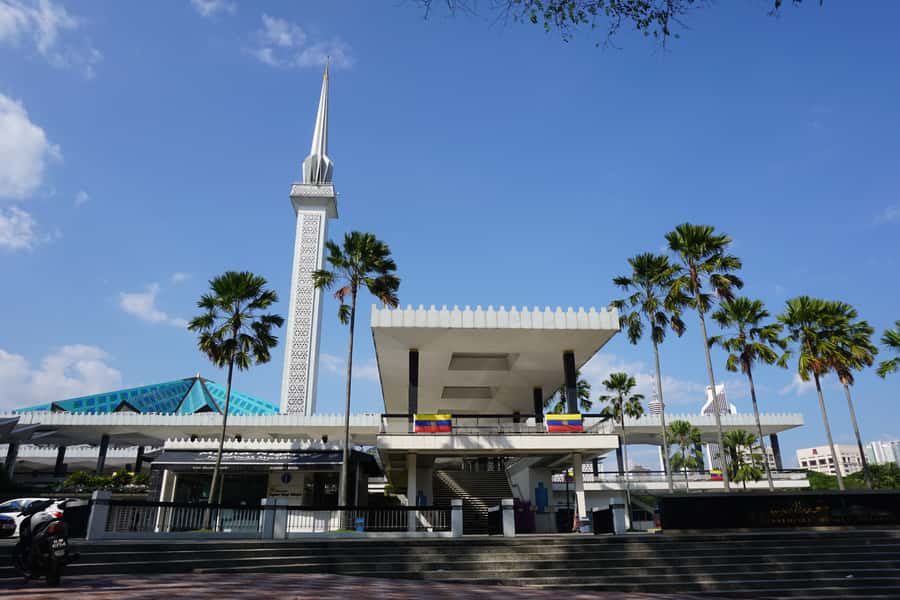 Best of Kuala Lumpur Tour with KL Tower & Batu Caves - The central-city landmark loop: palace, monuments, and national symbolism