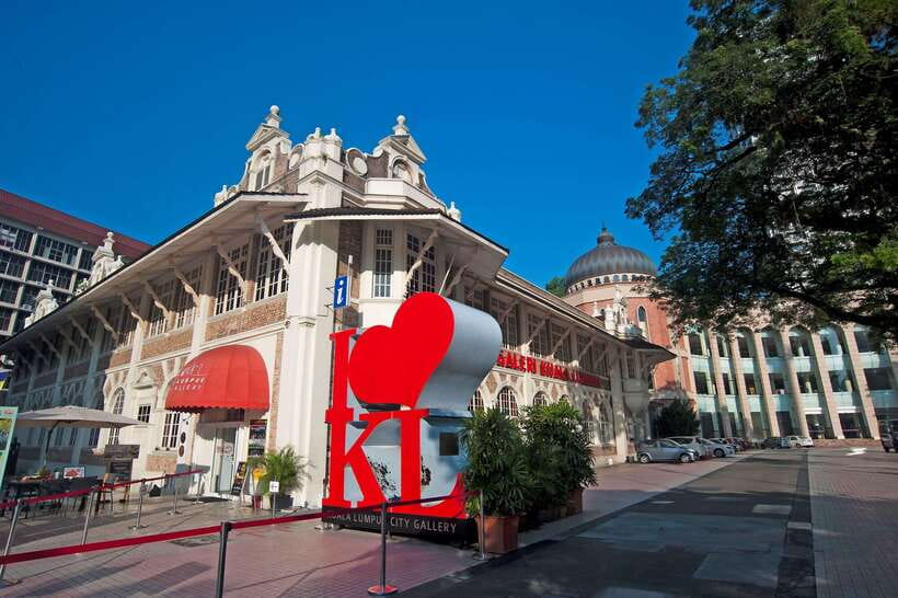 Best of Kuala Lumpur Tour with Twin Tower Entry - Batu Caves, Batik workshop, and Istana Negara for an early culture hit