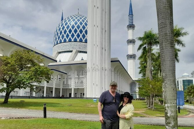 Blue Mosque And Batu Caves Private Tour from Kuala Lumpur - Private attention you can feel in the real world