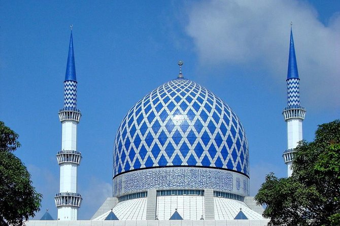 Blue Mosque And Batu Caves Tour - Batu Caves: temples, 272 steps, and the real “energy” of the place