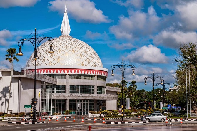 Brunei Heritage Tour - Stop 5: Omar Ali Saifuddien Mosque, One of Southeast Asia’s Most Photographed Sites