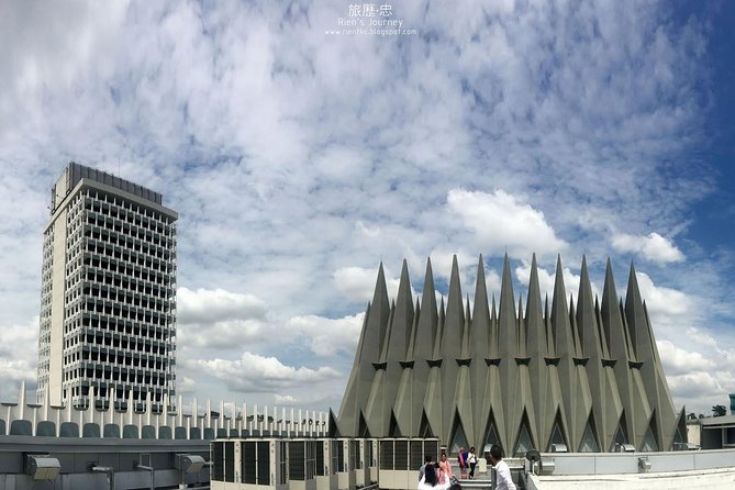 Budget Tour: Full Day Putrajaya, Batu Caves & Kuala Lumpur City - Istana Negara: When the Outside View Is the Real Story