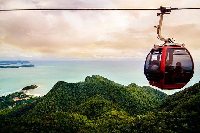 Cable Car and Oriental Village from Langkawi - Gunung Mat Cincang by SkyCab: the ride that does the heavy lifting