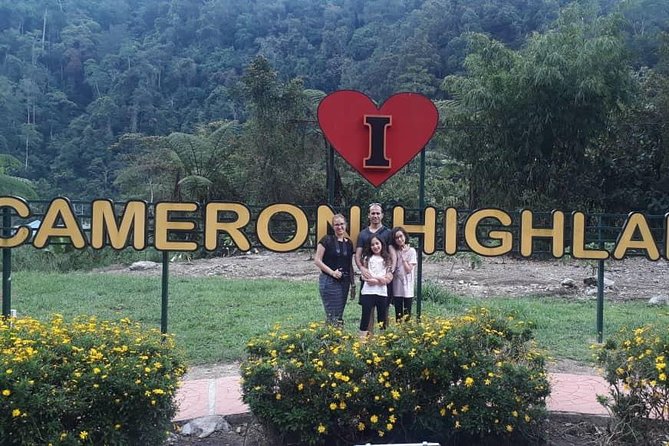 Cameron Highlands Day Trip From Kuala Lumpur - Stop 4: Agro Market, where souvenirs meet real produce