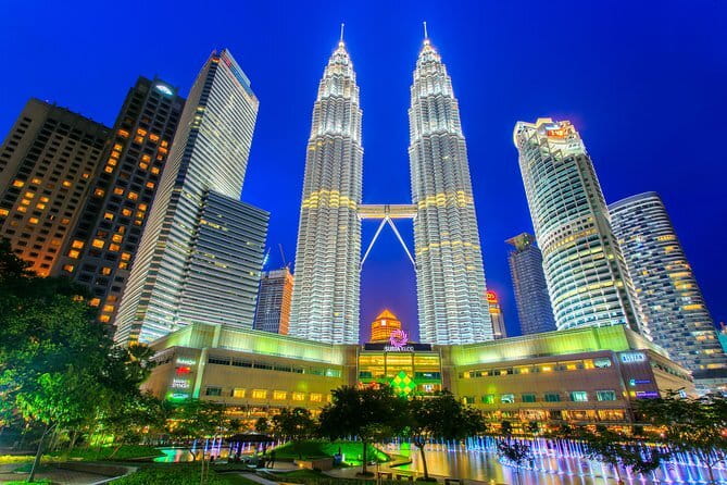 ~Chauffeur: Johor Bahru to Singapore Van Transfer - Van Comfort, Group Size, and Luggage Limits You Should Not Ignore