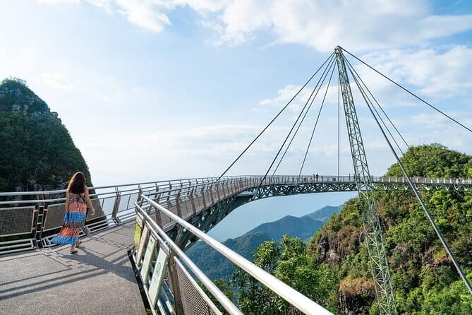 Combo Langkawi Cable Car & Sky Bridge With Mangrove Private Boat - Stop 4: Floating restaurant lunch with a simple menu
