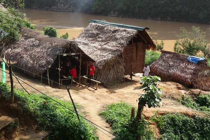 Day Tour Aborigine Village @ Rainforest Taman Negara + Batu Caves - Leaving Kuala Lumpur early: making the long day work