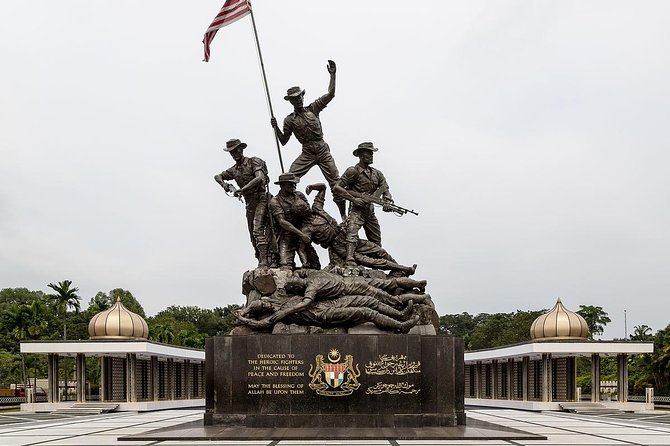Day Trip frm Port Klang: Kuala Lumpur Famous Landmarks with Lunch - Royal Selangor Visitor Centre: pewter, the British club connection, and shopping time