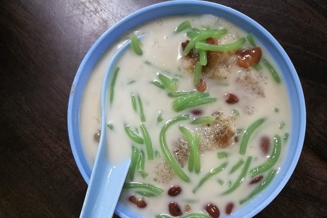 Eat Like A Local: Penang Street Food Tour - Meet at Paragin Mall, then roll in an air-conditioned van