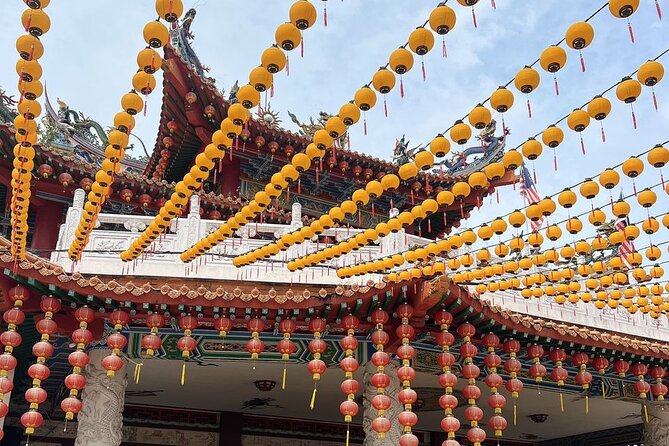 Exclusive Half Day Batu Caves and Private City Tour Kuala Lumpur - Central Market Kuala Lumpur: Souvenirs and Handicrafts Without the Fuss