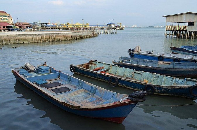 Explore Remarkable Penang: Self-Guided Audio Tour - Entering at the Jubilee Clock Tower: the Moorish top and the “leans” you can’t miss