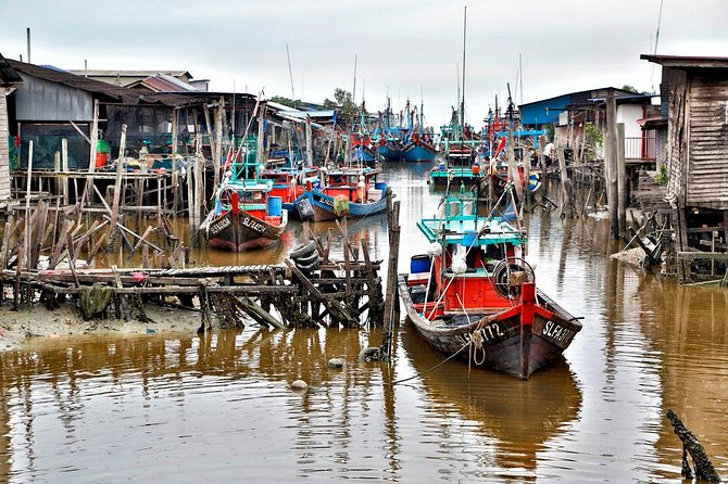 Fireflies Tour and Batu Cave Visit with Boat Ride and Seafood Dinner - A 7-Hour Kuala Lumpur Countryside Loop With Pickup