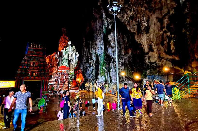 From Kuala Lumpur: Batu Caves Cultural Temple Tour - Pickup, the AC car, and using WhatsApp like a pro