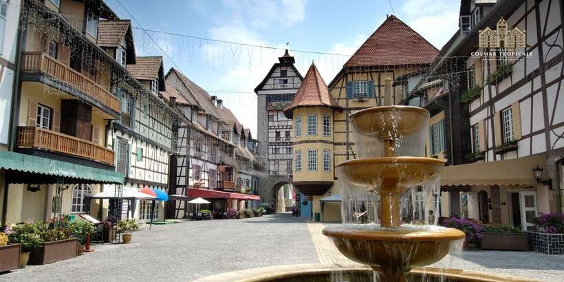 From Kuala Lumpur: Colmar Tropicale and Batu Caves Day Trip - Colmar Tropicale at Bukit Tinggi: French charm without the long commute