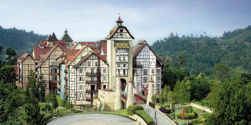 From Kuala Lumpur: Colmar Tropicale and Batu Caves Day Trip - Who should book this Batu Caves and Colmar Tropicale day trip
