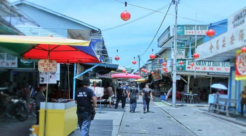 From Kuala Lumpur: Crab Island Tour with Seafood Lunch - From Kuala Lumpur to Port Klang, 45 minutes with real scenery