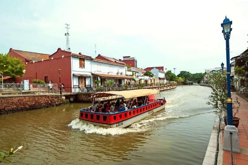From Kuala Lumpur: Full-Day Historical Tour of Malacca - Jonker Street Antique Avenue, Old-Charm Shopping Without the Pressure