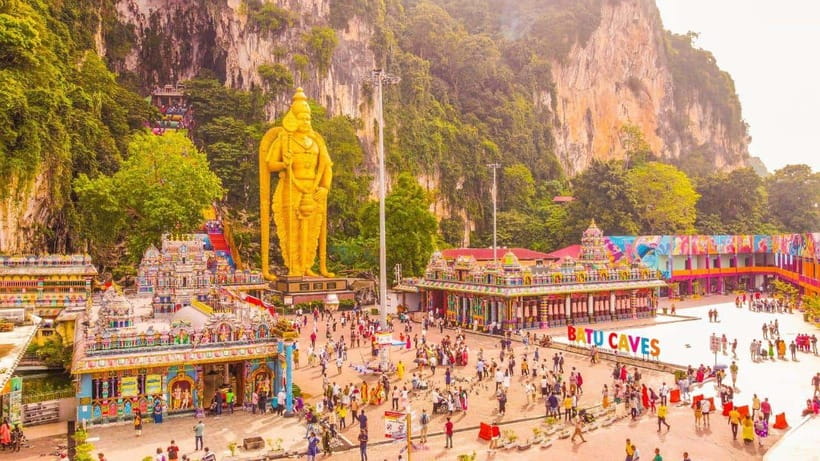 From Kuala Lumpur: Genting Highlands Day Tour & Gondola Ride - Shopping time at Genting premium outlets: spend smart without losing the views