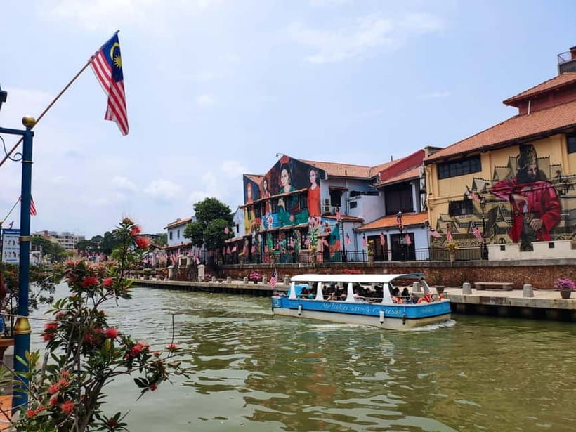 From Kuala Lumpur: Historical Private Malacca Day Tour - From Kuala Lumpur at 9:00 AM, then straight into Melaka’s mix