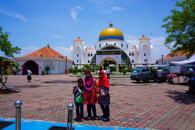 Full day in Malacca Historical Private Tour in Kuala Lumpur - Cheng Hoon Teng Temple: the faith-mix stop that makes the city feel real