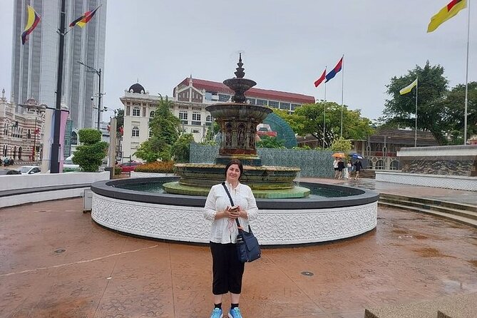 Full Day Kuala Lumpur City Tour with Petronas Twin Tower Tickets - Dataran Merdeka and Sultan Abdul Samad Building: independence in plain sight