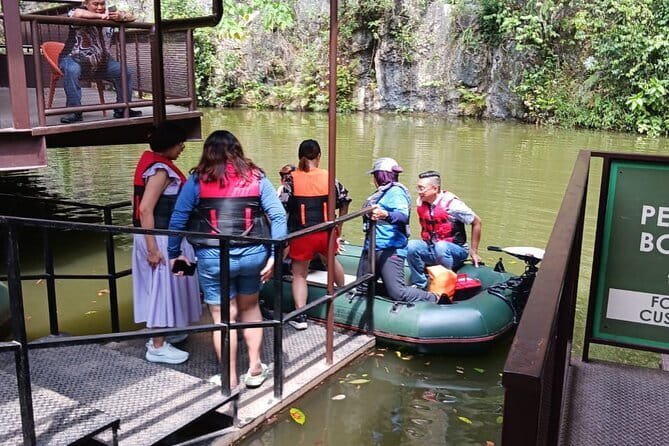 Full Day Private Ipoh Tour - Gaharu Tea Valley (Gopeng): viewpoints, the hugging park, and easy walking time