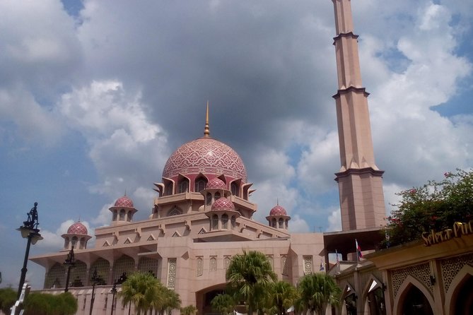 Garden City of Putrajaya, Pink Mosque, Lake Boat Joyride(Guided) - Price and value: why $99.35 can make sense for this route
