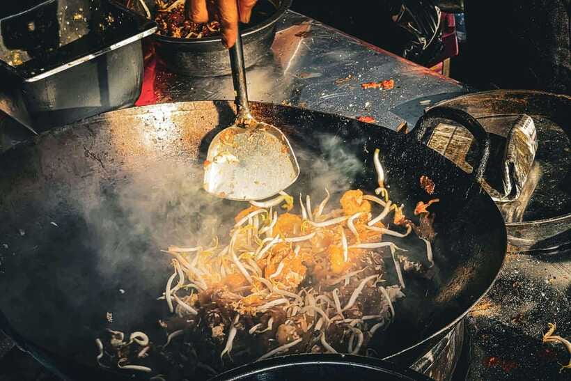 George Town: Authentic Food Tour with 12+ Tastings - Armenian Street to floating villages, how the stories shift