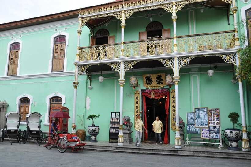George Town: Private Half-Day Historical City Tour - Time, Comfort, and How Private Car Touring Helps