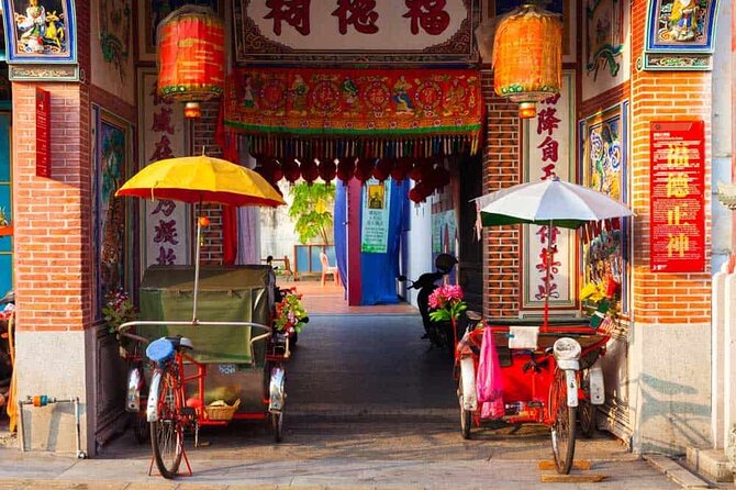 Half Day Penang City Tour (5 Hours) - Stop 2: Dhammikarama Burmese Temple, a tall 8.2 m Buddha