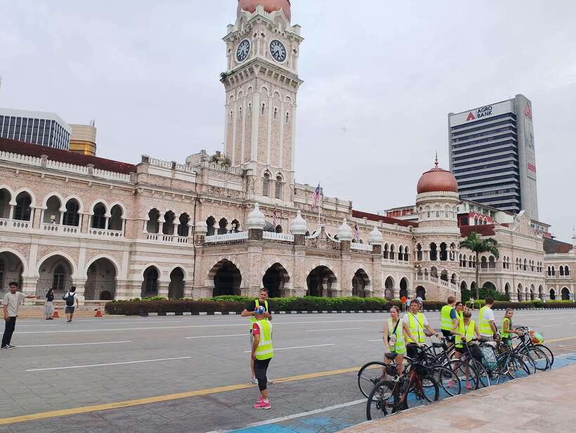Hidden Kuala Lumpur: 4-Hour Bike Tour - Weather, timing, and who this tour suits best