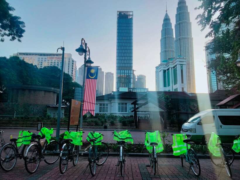 Hidden Kuala Lumpur: 4-Hour Bike Tour - The alleyways that connect old Kuala Lumpur to the new