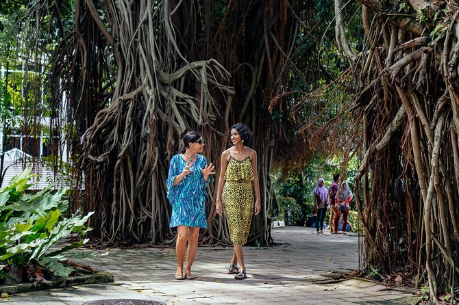 Highlights & Hidden Gems With Locals: Best of Kuala Lumpur Private Tour - Petronas Twin Towers: Getting Your Photos Without the Stress