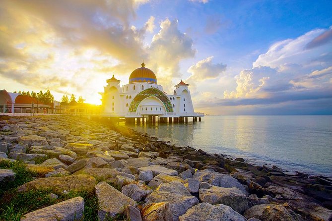 Historical Malacca Day Tour with Lunch from Kuala Lumpur - Jonker Street time: best for people-watching and Peranakan-style browsing