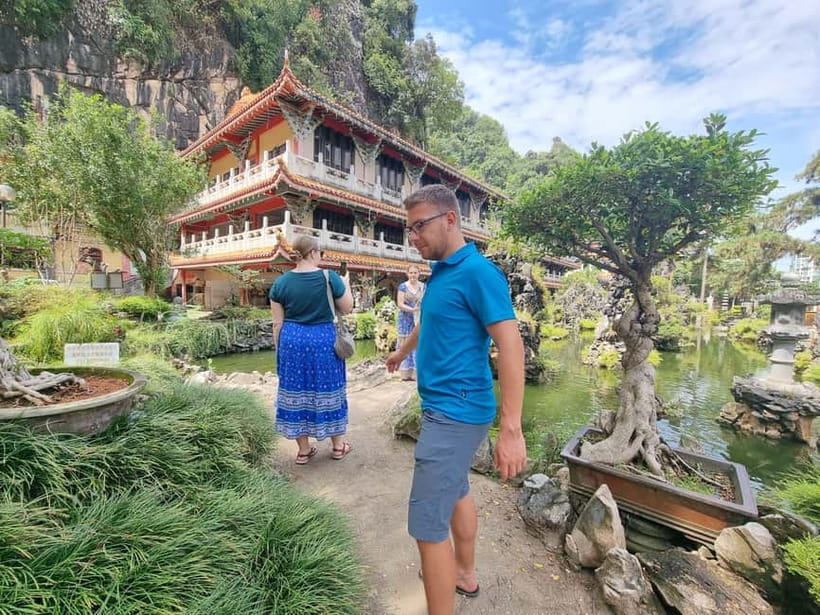 Ipoh Cave Temples Tours - Stop one: Perak Tong, the feeling of a lived-in cave temple