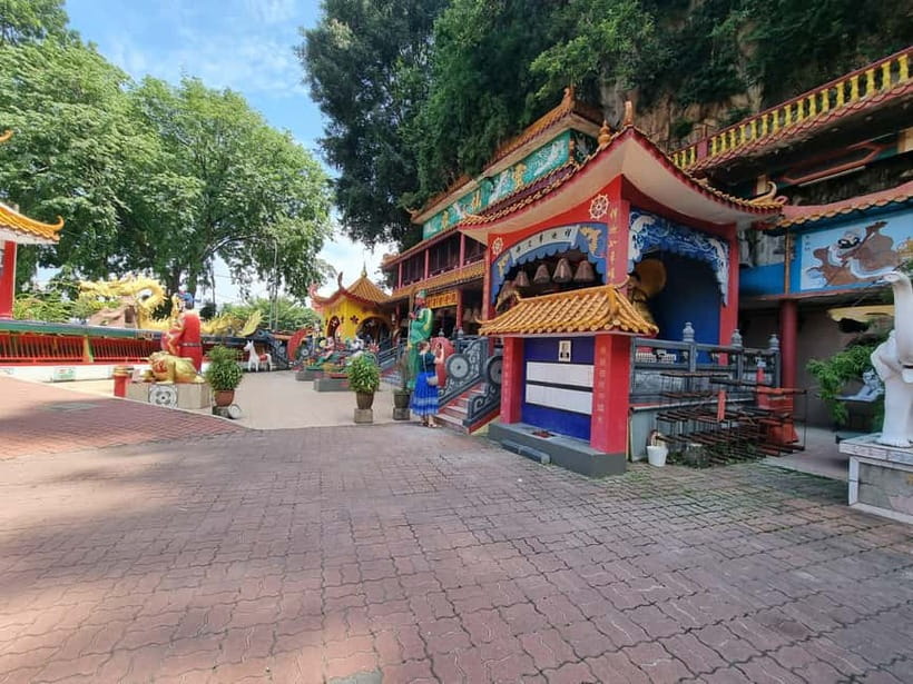 Ipoh Cave Temples Tours - Mirror Lake wind-down: entry fee, quiet views, and animal moments