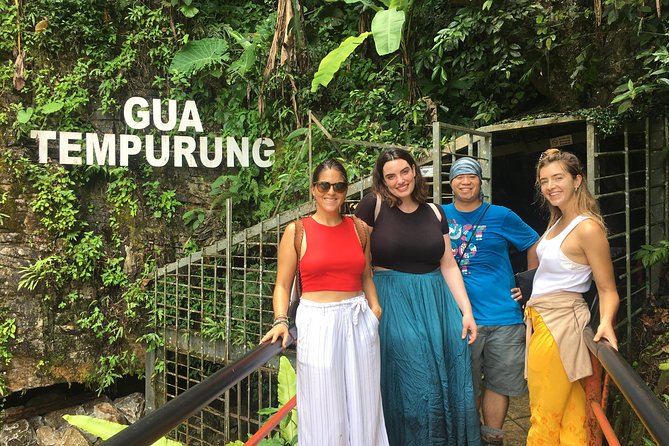 Ipoh Gua Tempurung, Caves Temples, Mirror Lake and Castle Tours - Private pickup plus a clear day plan