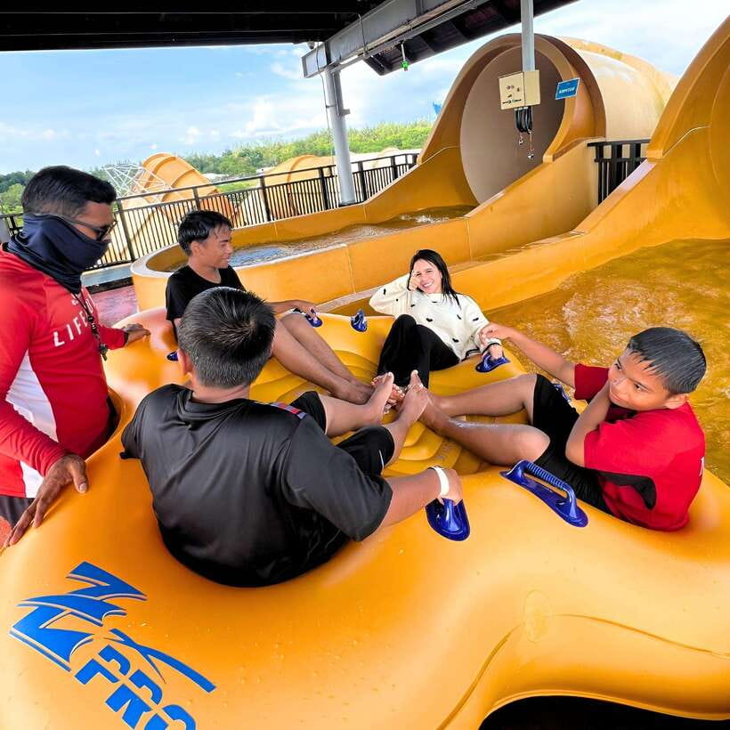 Johor: Adventure Waterpark Desaru Coast Entry Ticket - How Tickets Work by Age and Height