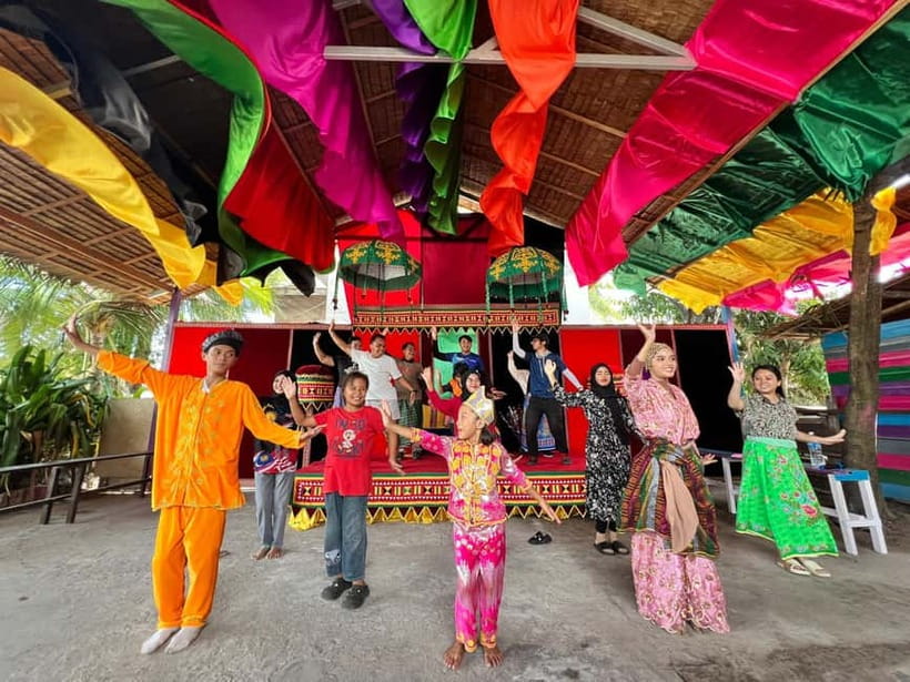 KAMPUNG GIPSI-DAY TRIP TO BAJAU HEAVEN FREE NASIGORENG & TEH - Welcome drink, history session, and meeting real culture