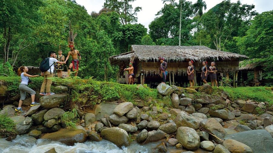 Kota Kinabalu : Mari-Mari Cultural Village Day Tour - Price and timing for a shared day: what $130 buys you