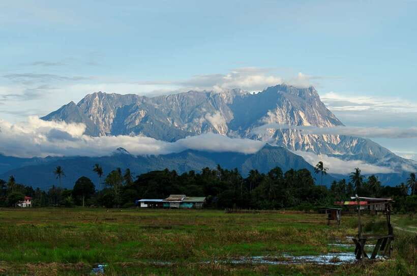 Kota Kinabalu: Private Kundasang and Poring Hot Spring Tour - Nabalu Handicraft Market: souvenir time that fits the flow