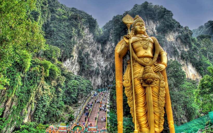 Kuala Lumpur: Batu Caves & Genting Private Day Trip - Batu Caves in Real Life: 272 Steps, Temple Etiquette, and a Guide That Explains
