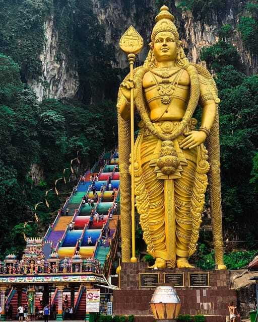 Kuala Lumpur : Batu Caves Private Tour - The Batu Caves Experience: Monkeys, Momentum, and Photo Timing